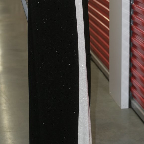 Stretch Long Gown with Sparkles - Picture 3 of 5